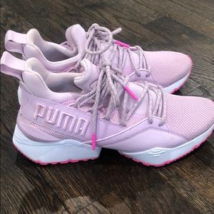 PUMA Sneakers